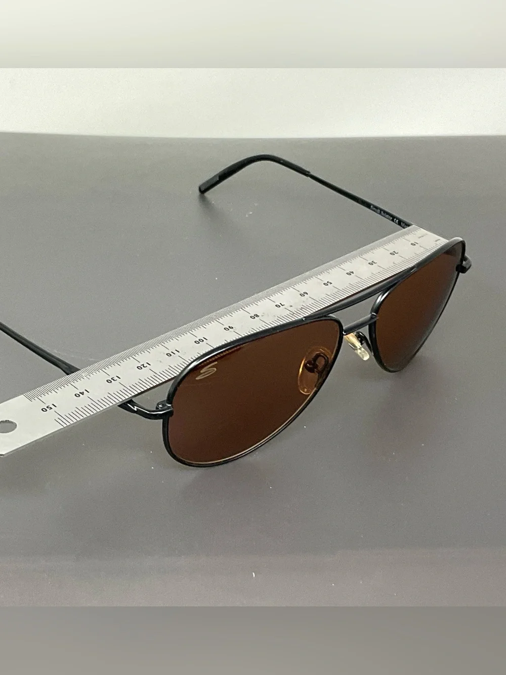 Serengeti Sunglasses Small Aviator photochromic polarized 6889 some scratches